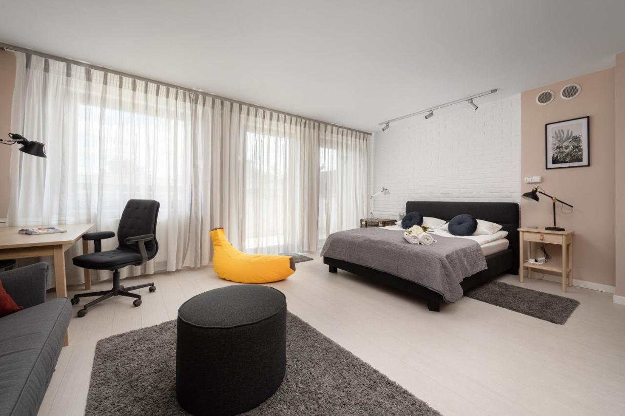 Dąbie Silver By Renters *